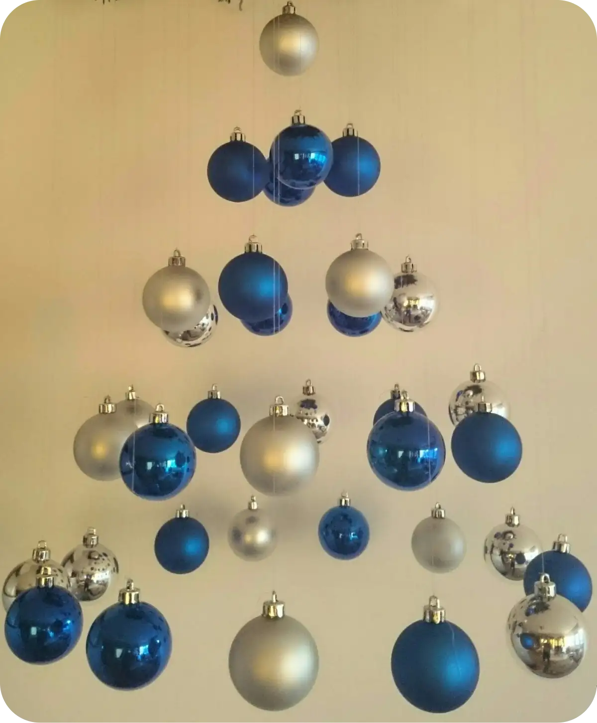 Hanging Christmas Balls