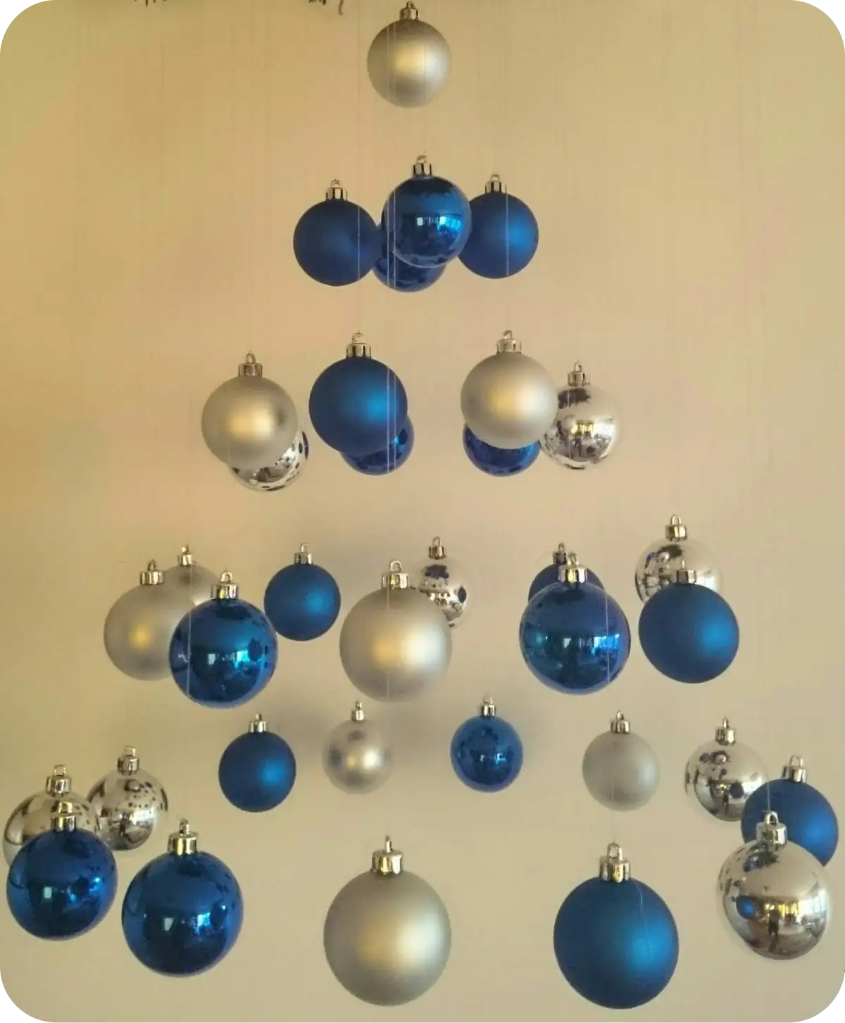 Innovative Christmas Tree Alternatives Ideas (for Small Spaces)